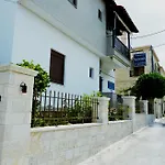 Yannis Apartamento